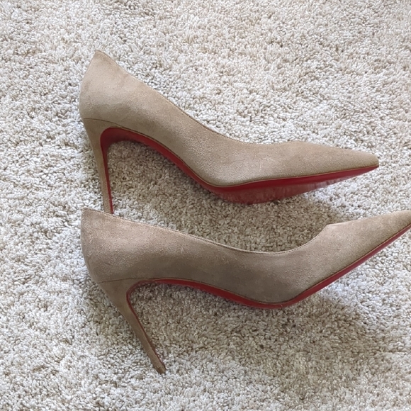 Christian Louboutin Tan Suede Pumps - NWOT Size 36.5 - Picture 7 of 8